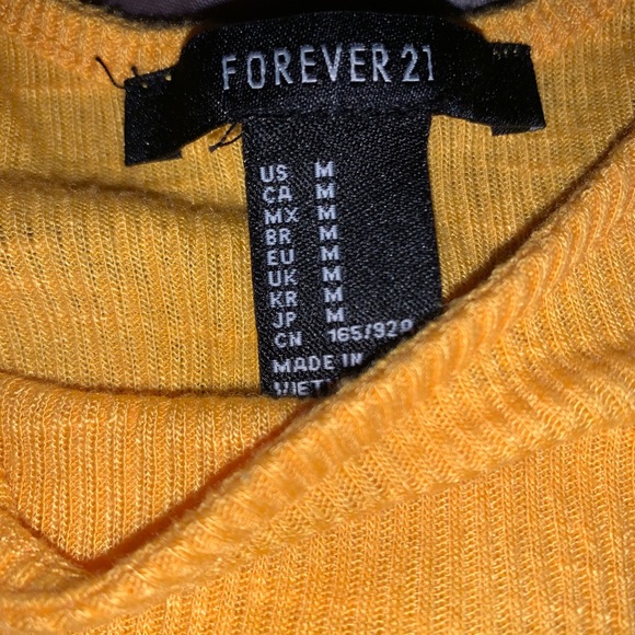 Crop top bundle - Picture 16 of 16